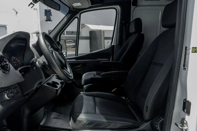 
								2023 Mercedes-Benz Sprinter 2500 Cargo High Roof w/170  WB Van 3D full									