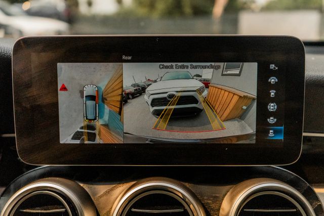 
								2020 Mercedes-Benz GLC GLC 300 Sport Utility 4D full									