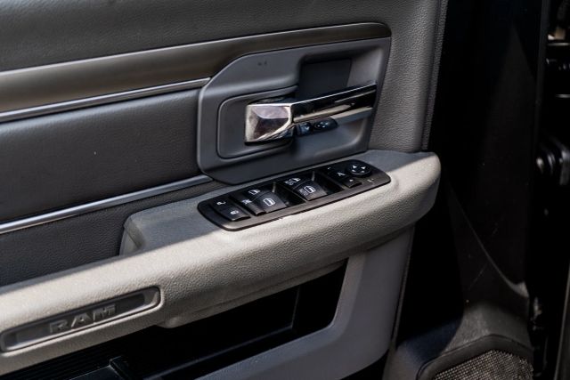 
								2016 Ram 1500 Crew Cab Big Horn Pickup 4D 5 1/2 ft full									