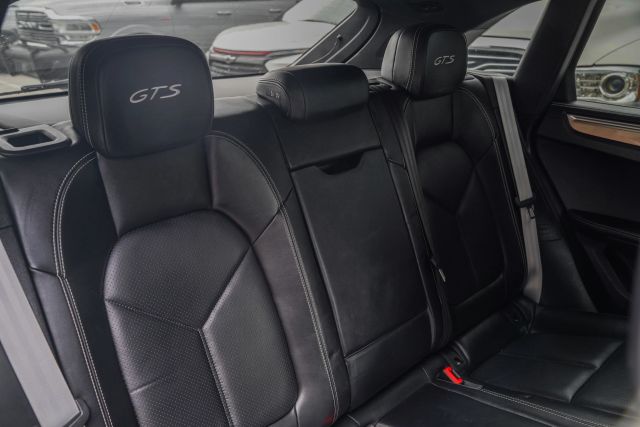 
								2018 Porsche Macan GTS Sport Utility 4D full									