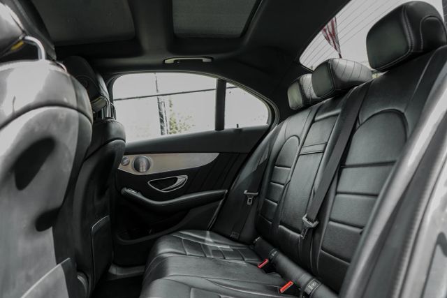 
								2019 Mercedes-Benz C-Class C 300 Sedan 4D full									