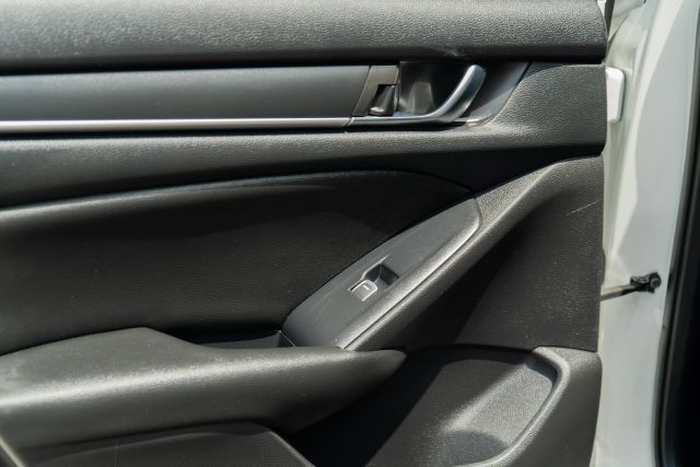 
								2020 Honda Accord Sport Sedan 4D full									