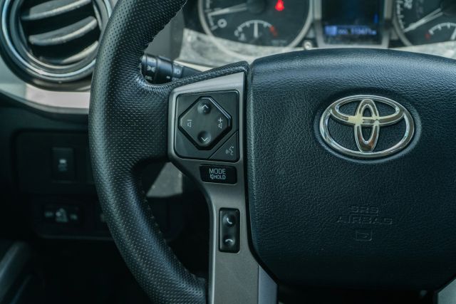 
								2020 Toyota Tacoma Double Cab SR5 Pickup 4D 6 ft full									