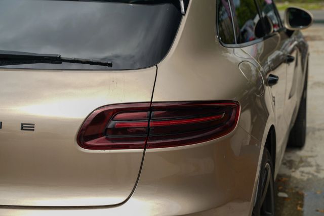 
								2018 Porsche Macan GTS Sport Utility 4D full									