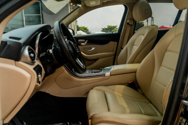 
								2020 Mercedes-Benz GLC GLC 300 Sport Utility 4D full									