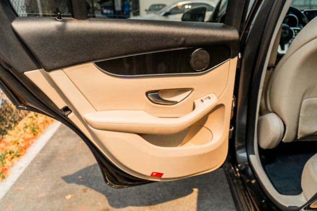 
								2020 Mercedes-Benz GLC GLC 300 Sport Utility 4D full									