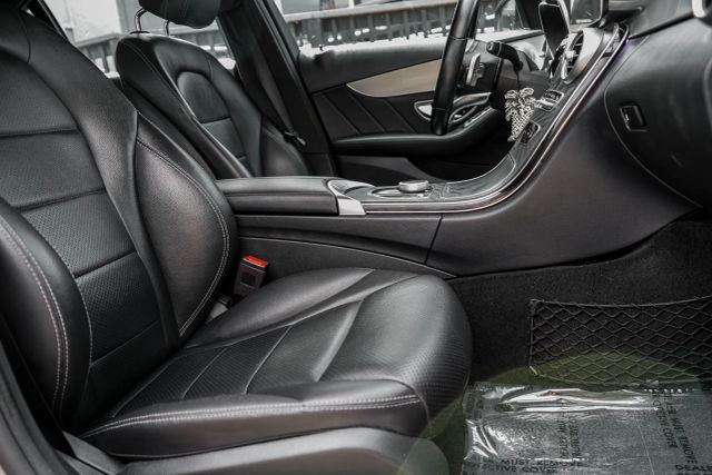 
								2019 Mercedes-Benz C-Class C 300 Sedan 4D full									