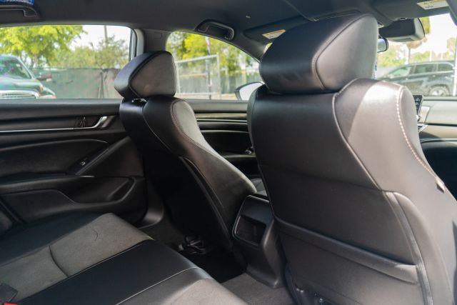 
								2020 Honda Accord Sport Sedan 4D full									