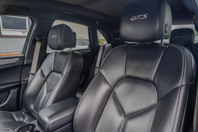 
								2018 Porsche Macan GTS Sport Utility 4D full									