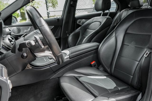 
								2019 Mercedes-Benz C-Class C 300 Sedan 4D full									