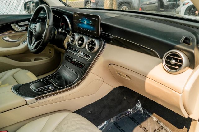 
								2020 Mercedes-Benz GLC GLC 300 Sport Utility 4D full									