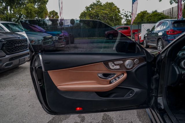 
								2018 Mercedes-Benz C-Class C 300 Cabriolet 2D full									