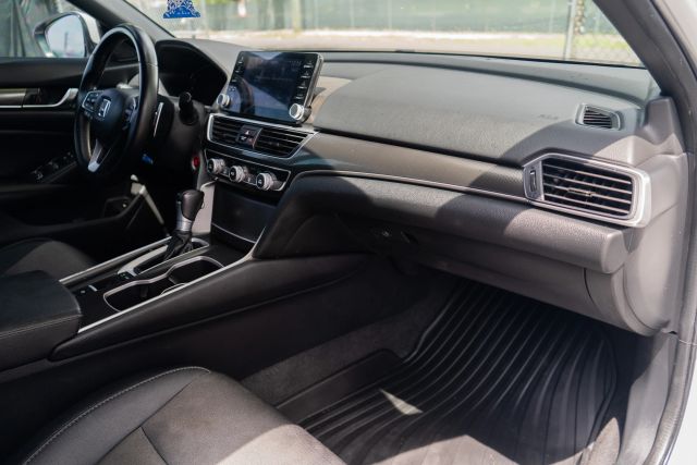 
								2020 Honda Accord Sport Sedan 4D full									