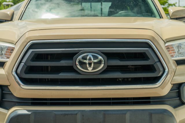 
								2020 Toyota Tacoma Double Cab SR5 Pickup 4D 6 ft full									