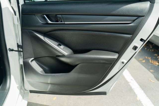 
								2020 Honda Accord Sport Sedan 4D full									