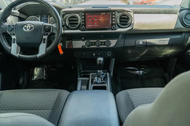 
								2020 Toyota Tacoma Double Cab SR5 Pickup 4D 6 ft full									