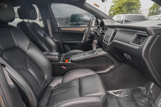 
								2018 Porsche Macan GTS Sport Utility 4D full									