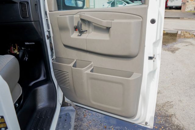 
								2021 Chevrolet Express 2500 Cargo Regular Van 3D full									