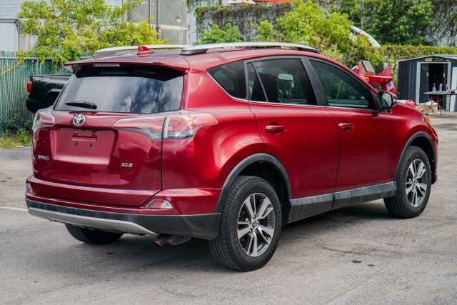 
								2018 Toyota RAV4 XLE Sport Utility 4D full									