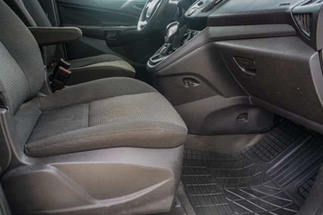 
								2016 Ford Transit Connect Cargo XL Van 4D full									