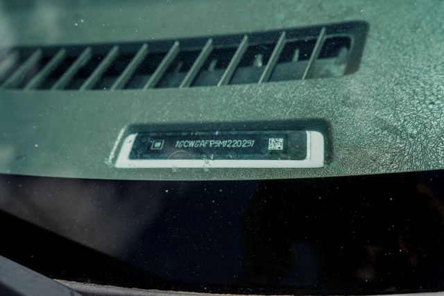 
								2017 Chevrolet Express 2500 Cargo Extended Van 3D full									