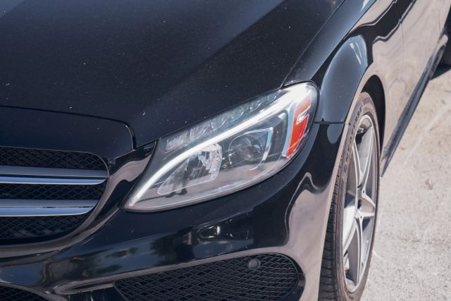 
								2017 Mercedes-Benz C-Class C 300 4MATIC Sedan 4D full									