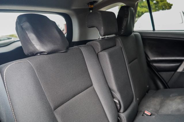 
								2018 Toyota RAV4 XLE Sport Utility 4D full									