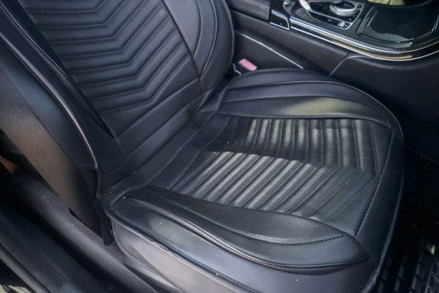 
								2017 Mercedes-Benz C-Class C 300 4MATIC Sedan 4D full									