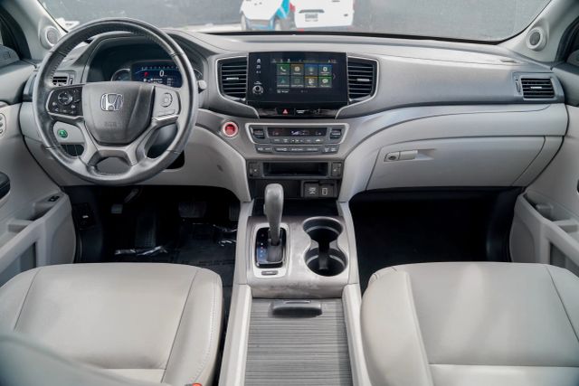 
								2020 Honda Pilot EX-L Sport Utility 4D full									