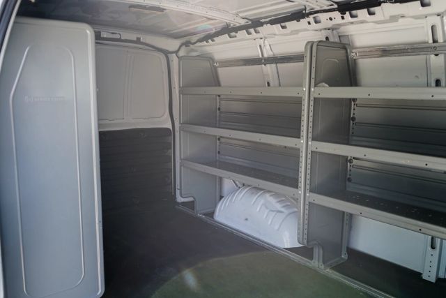 
								2017 Chevrolet Express 2500 Cargo Extended Van 3D full									