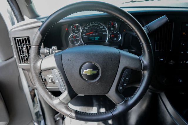 
								2017 Chevrolet Express 2500 Cargo Extended Van 3D full									