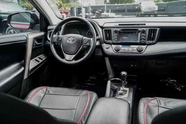 
								2018 Toyota RAV4 XLE Sport Utility 4D full									