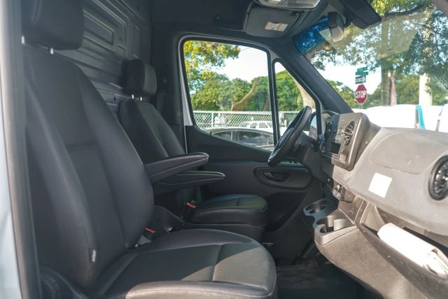 
								2021 Mercedes-Benz Sprinter 2500 Cargo High Roof w/144  WB Van 3D full									