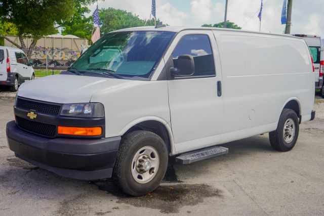 
								2021 Chevrolet Express 2500 Cargo Regular Van 3D full									
