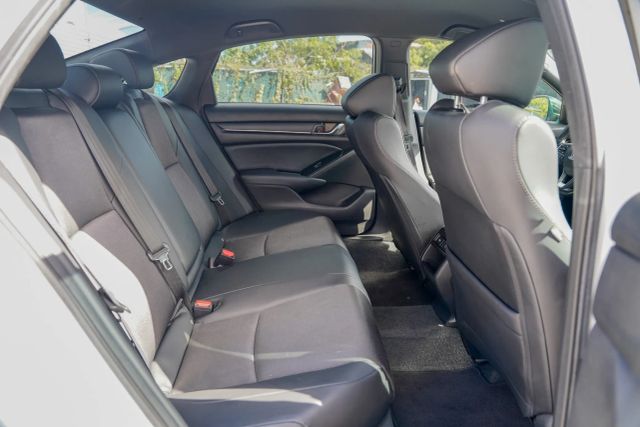 
								2021 Honda Accord Sport Sedan 4D full									