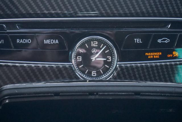 
								2017 Mercedes-Benz C-Class C 300 4MATIC Sedan 4D full									