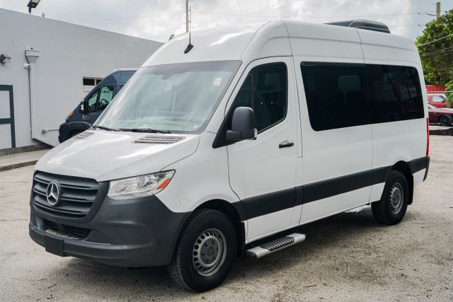 
								2021 Mercedes-Benz Sprinter 2500 Passenger High Roof w/144  WB Van 3D full									