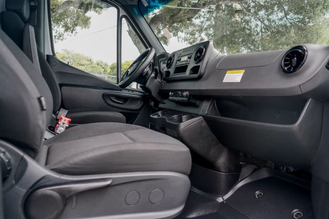 
								2023 Mercedes-Benz Sprinter 2500 Cargo High Roof w/170  WB Van 3D full									