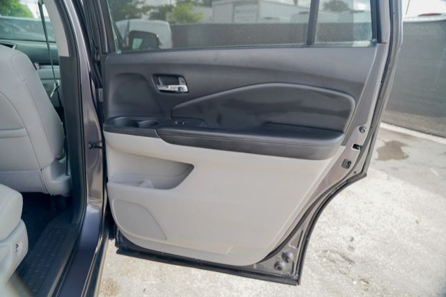 
								2020 Honda Pilot EX-L Sport Utility 4D full									