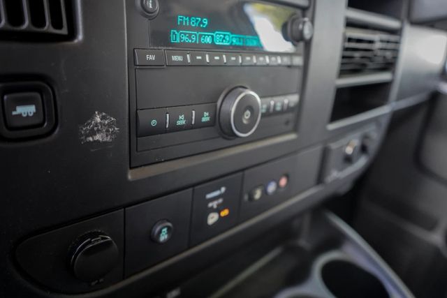 
								2017 Chevrolet Express 2500 Cargo Extended Van 3D full									