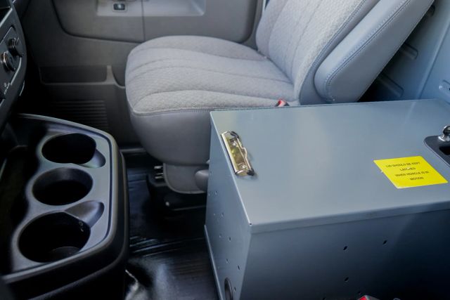 
								2021 Chevrolet Express 2500 Cargo Regular Van 3D full									