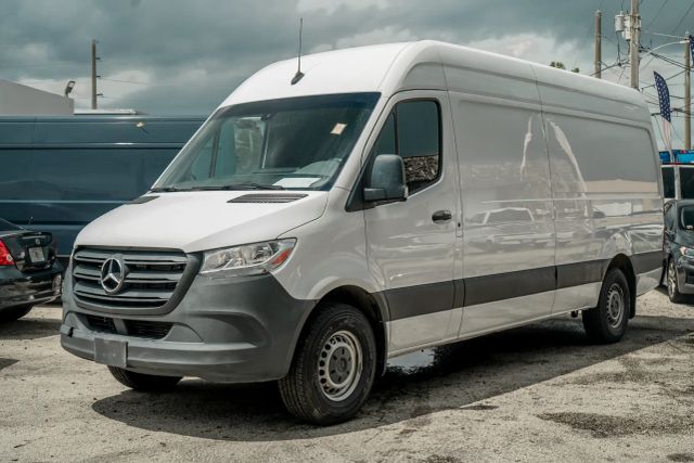 
								2023 Mercedes-Benz Sprinter 2500 Cargo High Roof w/170  WB Van 3D full									