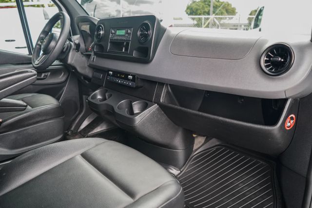 
								2021 Mercedes-Benz Sprinter 2500 Passenger High Roof w/144  WB Van 3D full									