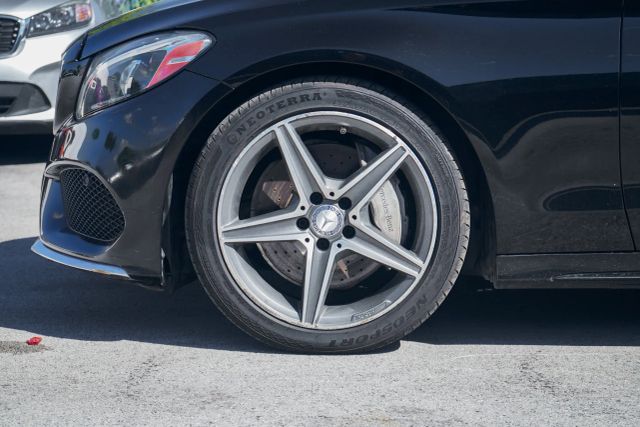 
								2017 Mercedes-Benz C-Class C 300 4MATIC Sedan 4D full									