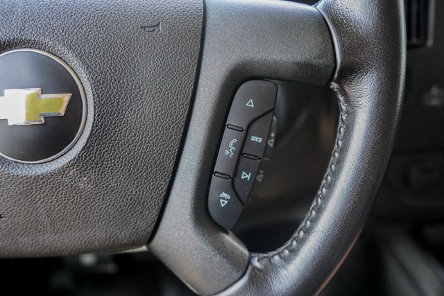 
								2017 Chevrolet Express 2500 Cargo Extended Van 3D full									