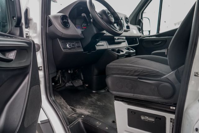 
								2023 Mercedes-Benz Sprinter 2500 Cargo High Roof w/170  WB Van 3D full									