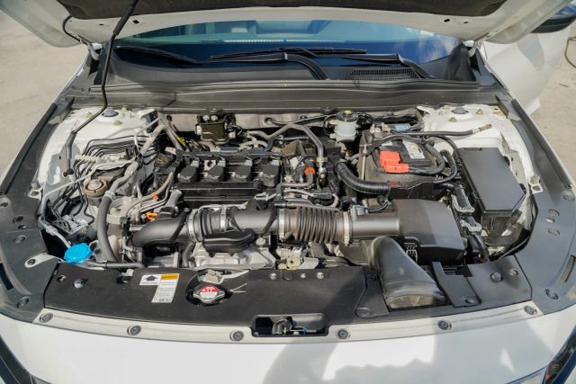 
								2021 Honda Accord Sport Sedan 4D full									