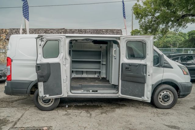 
								2017 Ford Transit 250 Van Low Roof w/60/40 Side Door w/RWB Van 3D full									