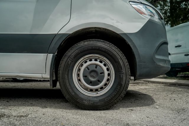 
								2023 Mercedes-Benz Sprinter 2500 Cargo High Roof w/170  WB Van 3D full									