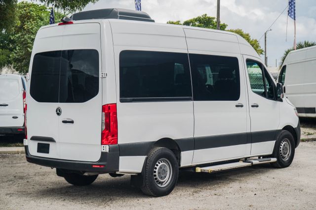 
								2021 Mercedes-Benz Sprinter 2500 Passenger High Roof w/144  WB Van 3D full									